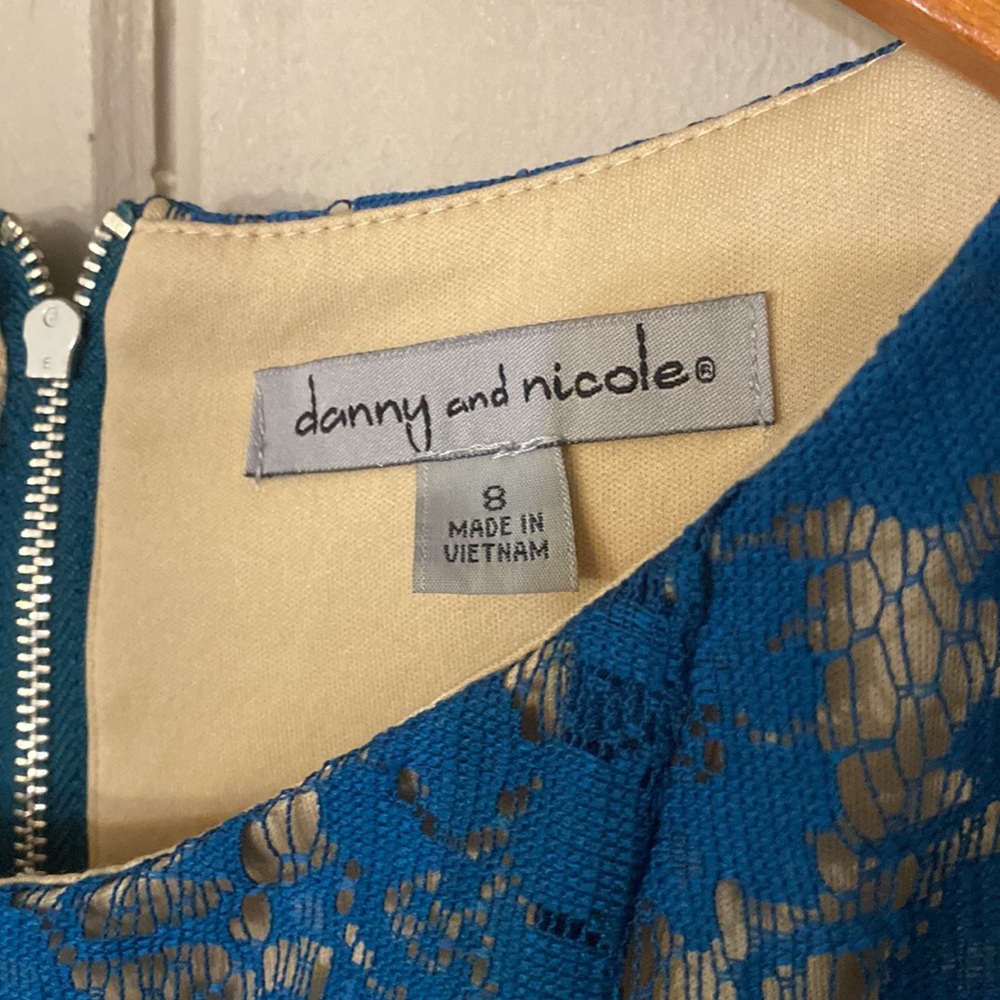 DANNY AND NICOLE beautiful blue lace sleeveless dress with slip size 8 - Picture 2 of 8